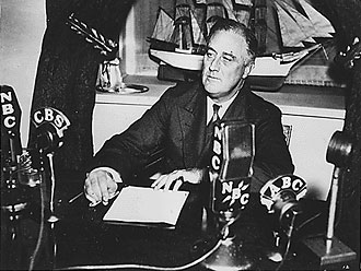 file:/activities/oralhistory/cappics/loving1929_fdr, alt: Roosevelt recording a fireside chat